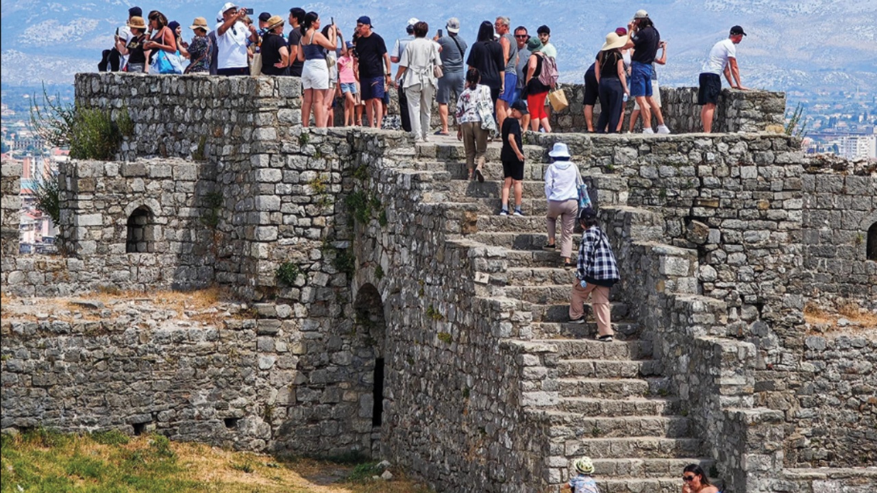 Shqipëria, një nga vendet me varësinë më të lartë nga turizmi në botë, e dyta në Europë